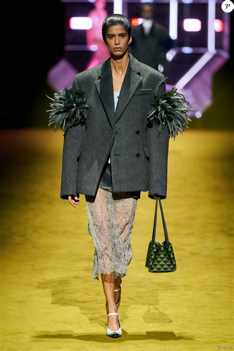 prada automne hiver 2023|Tous les looks du défilé Prada AW23.